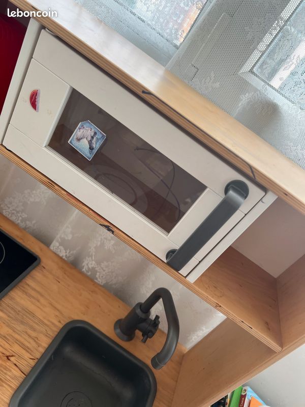 Cuisine enfant IKEA avec accessoires et dînette (image 3)