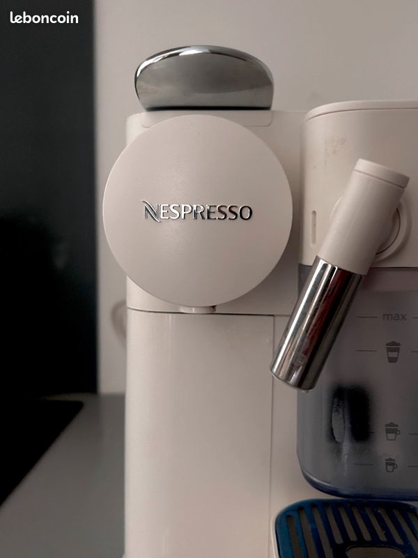 Nespresso lattissima one (image 2)