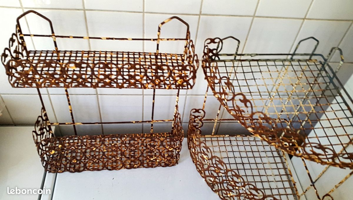 Étagères de rangement en métal ajouré rouillé (image 6)