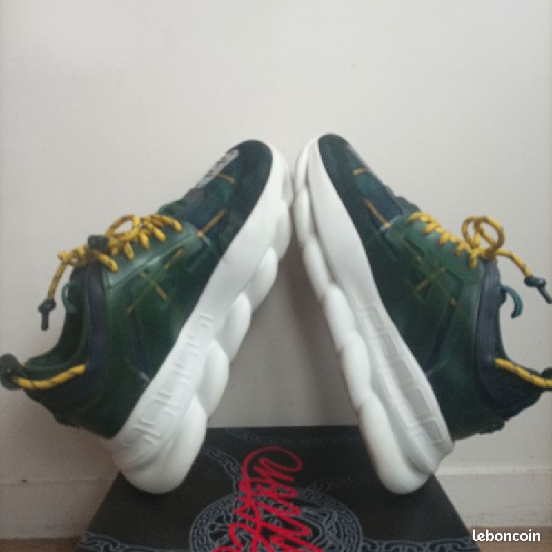 Versace chain react (image 6)