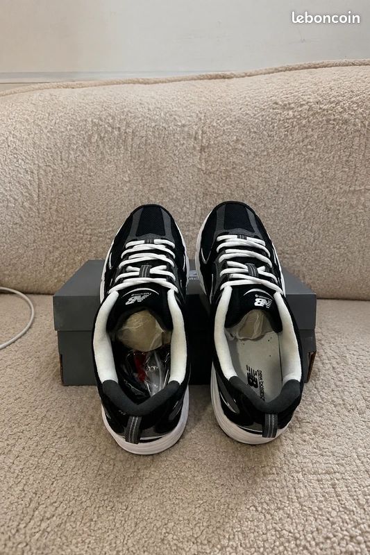Chaussure NewBalance Noir neuve (image 2)