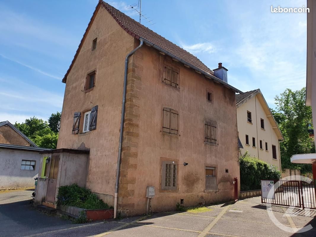 Maison 5 pièces 107 m² · à Héricourt · 107 m² · 56 000 €