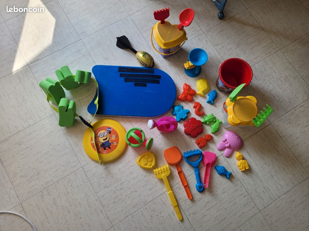 Bouée lots+jeux de plage (image 9)
