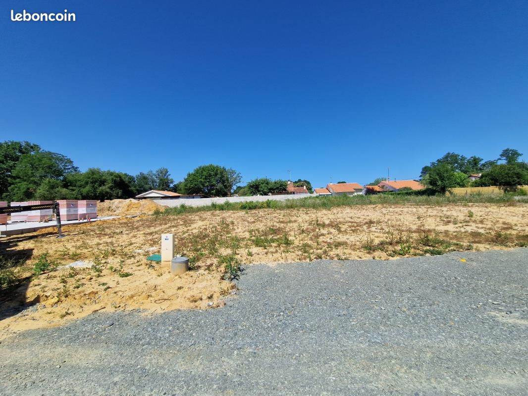 Terrain 670 m² · à Cadaujac · 135 000 €