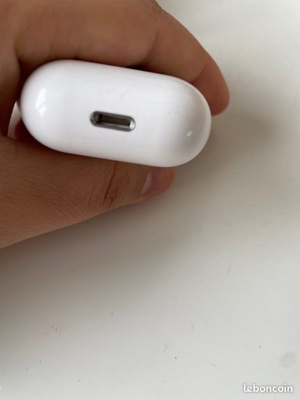 IPhone 11 + AirPods 2 (image 6)