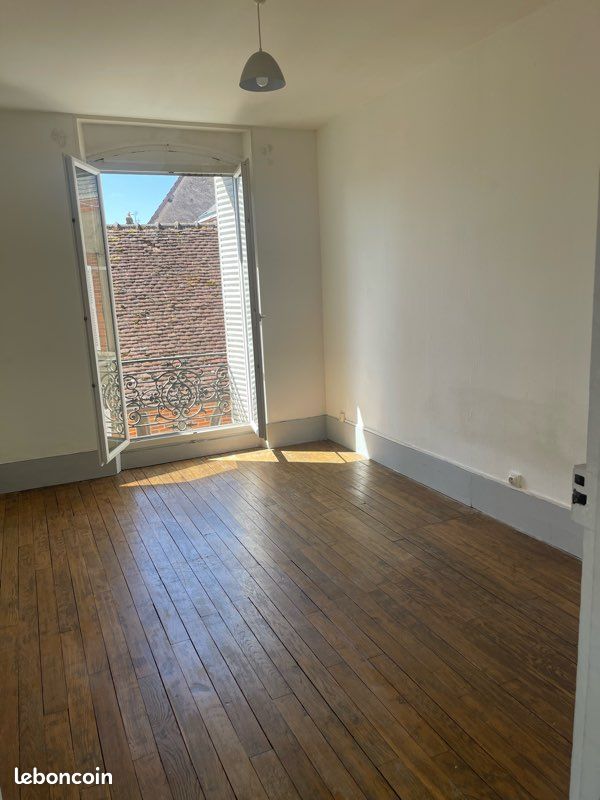 Appartement 3 pièces 67 m² · à Lorris · 67 m² · 470 €/mois