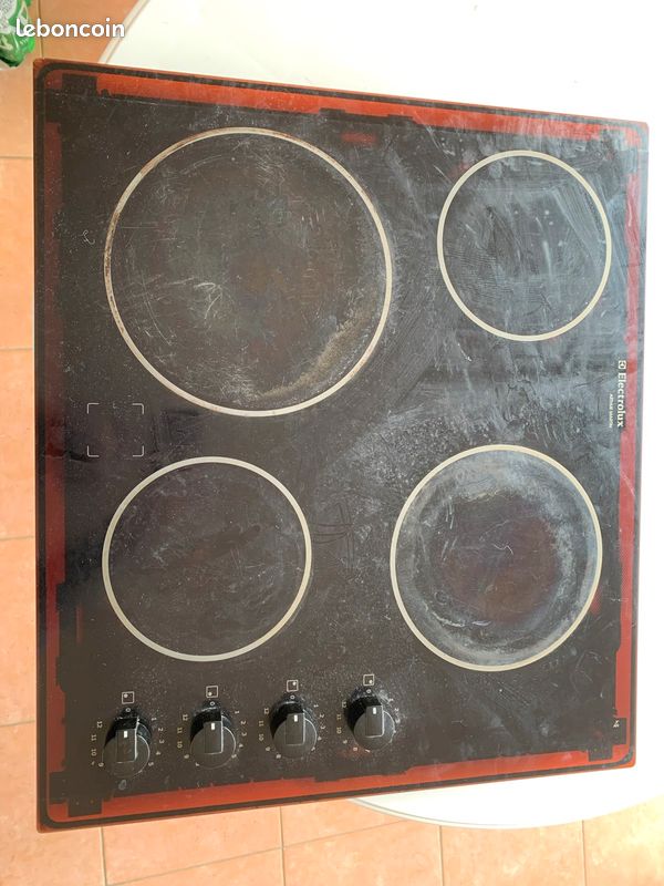 Plaque de cuisson vitrocéramique (image 1)