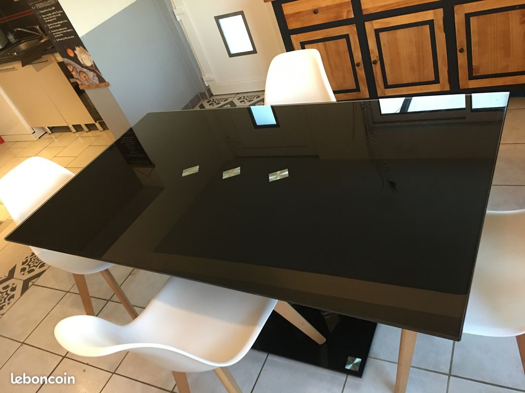 Table en verre (image 2)