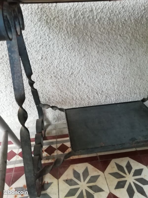 Table vintage en fer forgé (image 3)