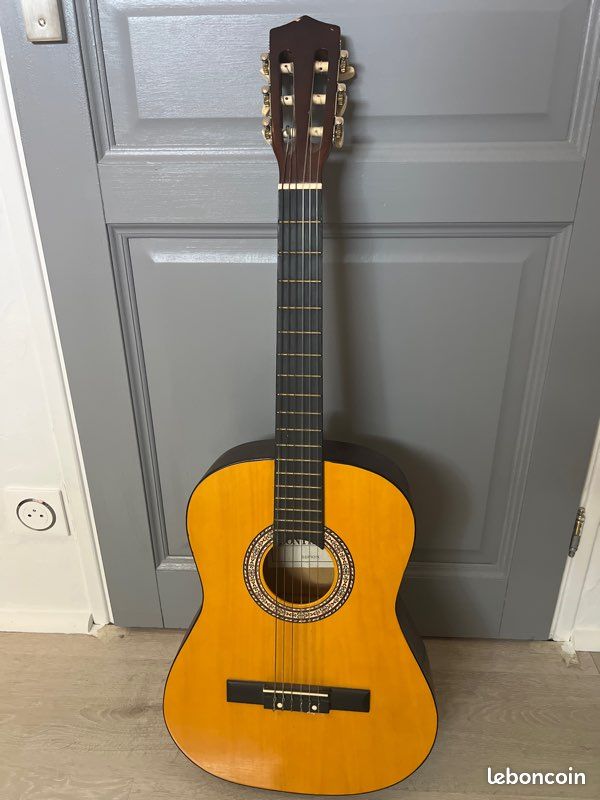 Guitare classique en bois 92 cm - Jeux et jouets Bontempi - Avenue des Jeux Guitare classique en bois 92 cm - Jeux et jouets Bontempi - Avenue des Jeux