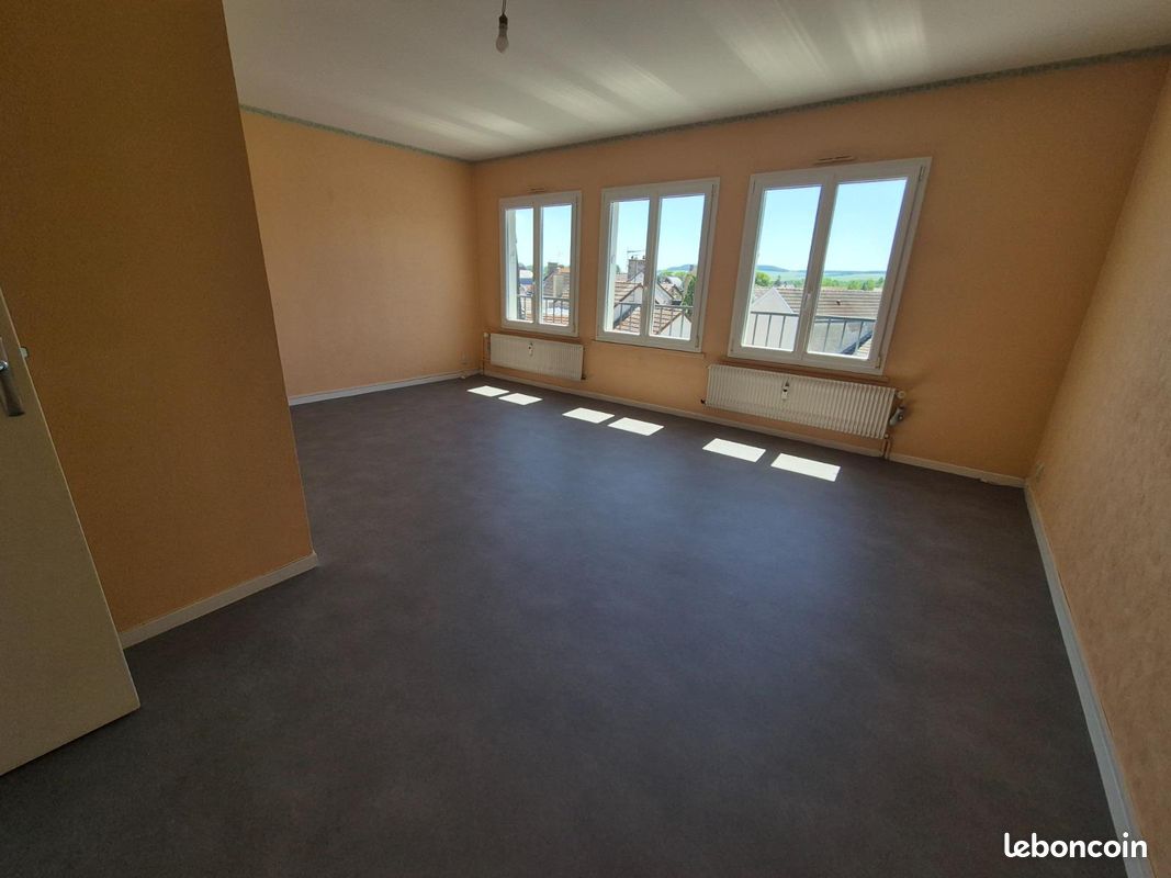 Appartement 3 pièces 72 m² · à Ay-Champagne · 72 m² · 111 300 €