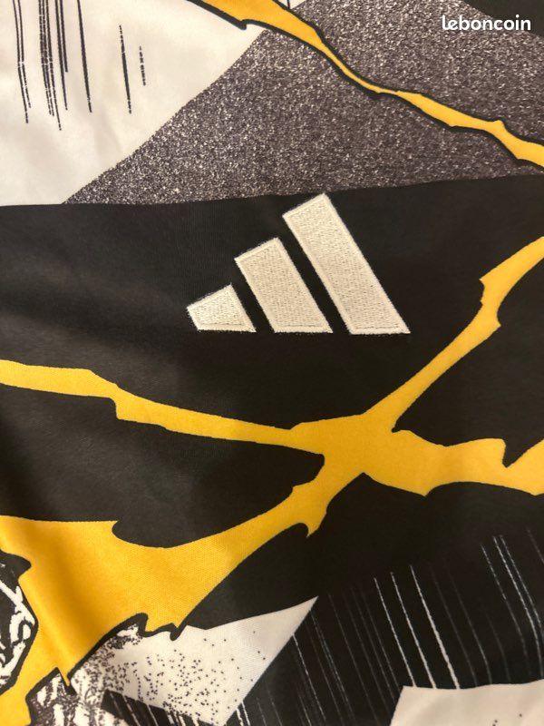 Maillot de football Réal madrid adidas x marvel (image 3)