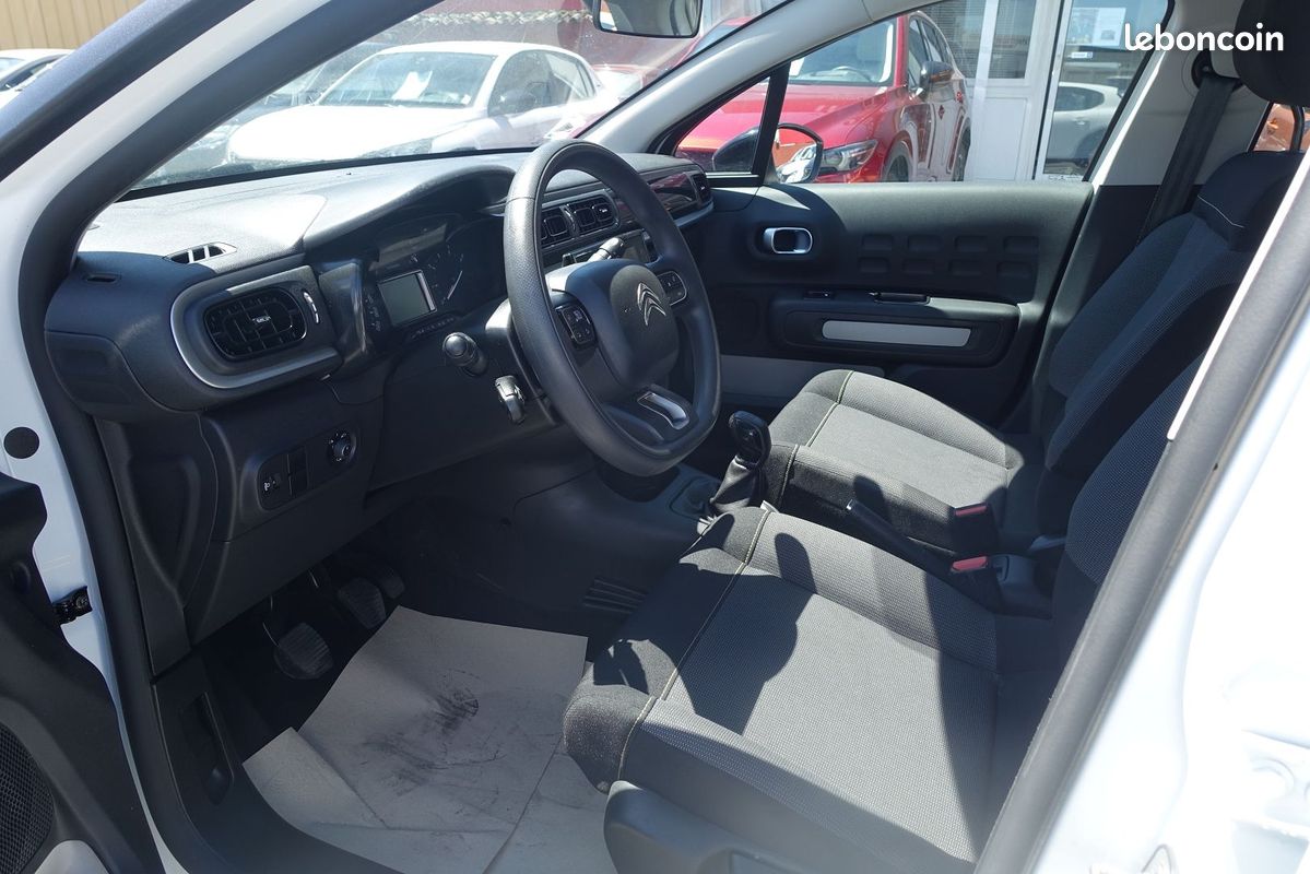Citroen C3 STE 1.2 PURETECH 83CH S&S FEEL NAV (image 9)