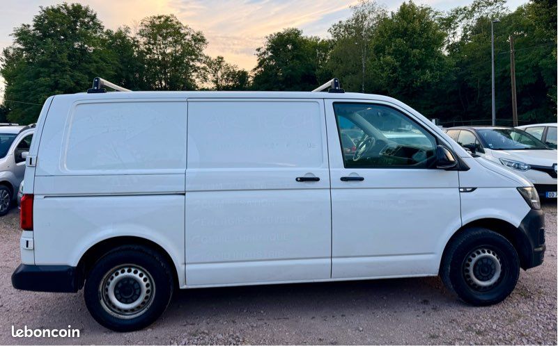 Volkswagen transporter fourgon tole l1h1 2.0l tdi 150cv finition business line 252.100kms 01/2017 clim régulateur de vitesse écran tactile bluetooth barre de toit volkswagen aide au stationnement (image 6)