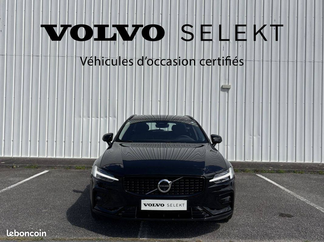 VOLVO V60 Micro hybride essence B4 197 ch DCT7 Ultra Style Dark (image 6)