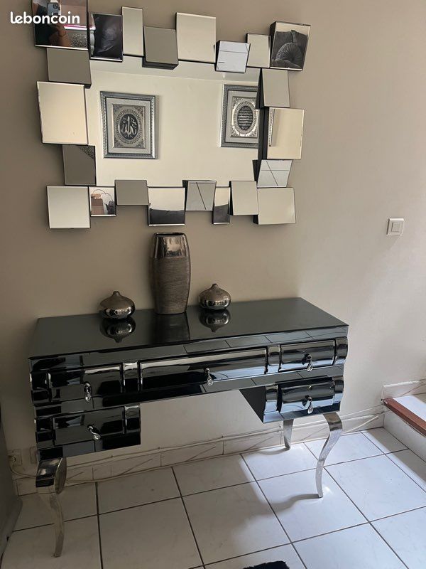 Coiffeuse et miroir a vendre (image 2)