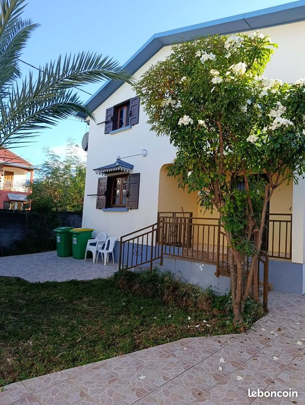 Maison 5 pièces 93 m² · à Saint-Pierre · 93 m² · 1 900 €/mois