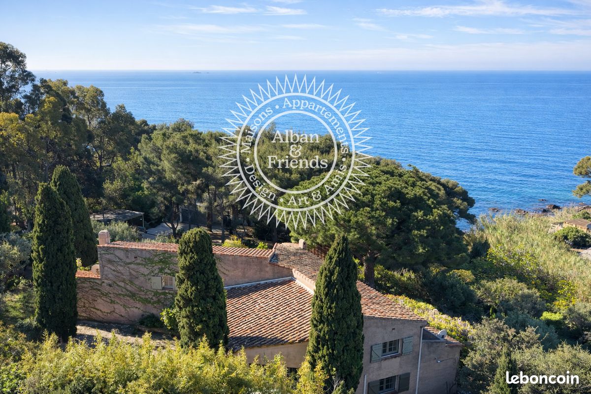 Maison 7 pièces 233 m² · à Carqueiranne · 233 m² · 3 850 000 €