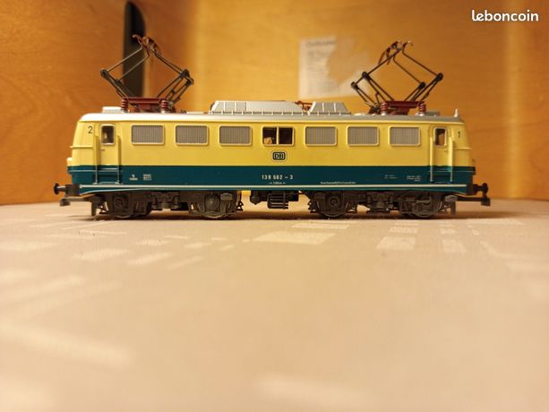 Locomotive électrique Jouef BB17000 'En Voyage' HJ2021 - NEUVE Et RARE