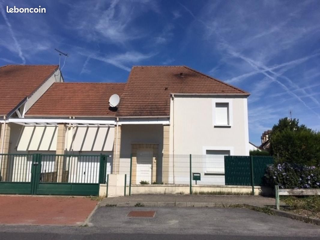 Maison 4 pièces 84 m² · à Saint-Maximin · 84 m² · 1 052 €/mois