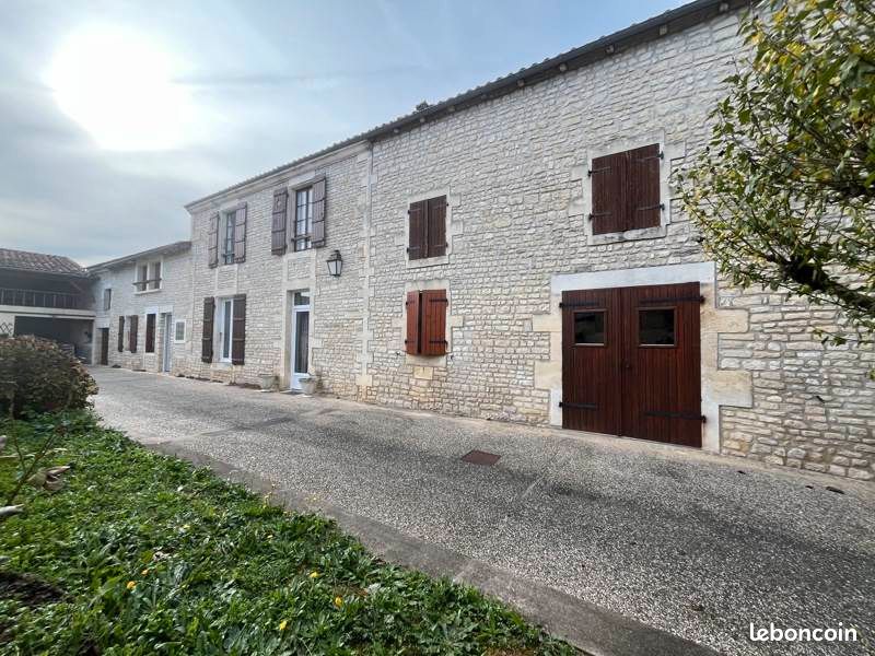 Maison 5 pièces 181 m² · à Matha · 181 m² · 154 999 €