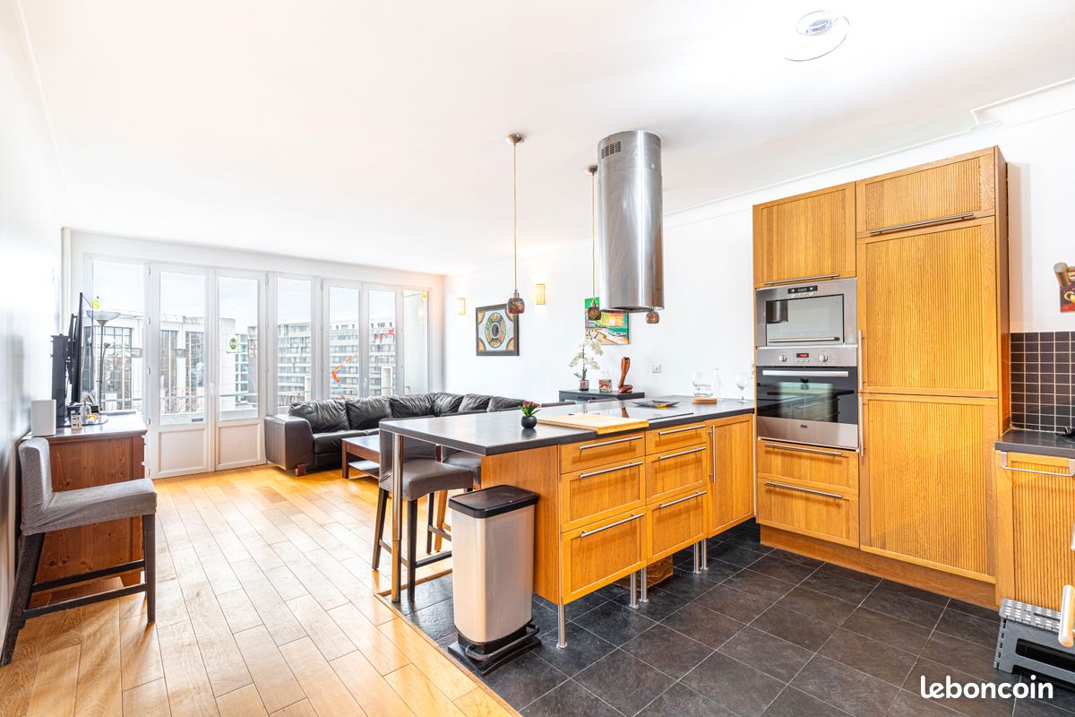 Appartement 3 pièces 86 m² · à Paris · 86 m² · 2 700 €/mois