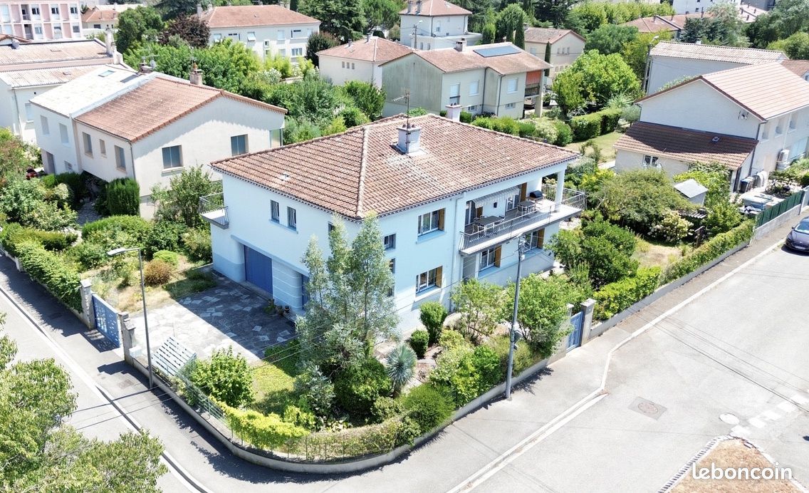 Maison 8 pièces 205 m² · à Guilherand-Granges · 205 m² · 556 000 €