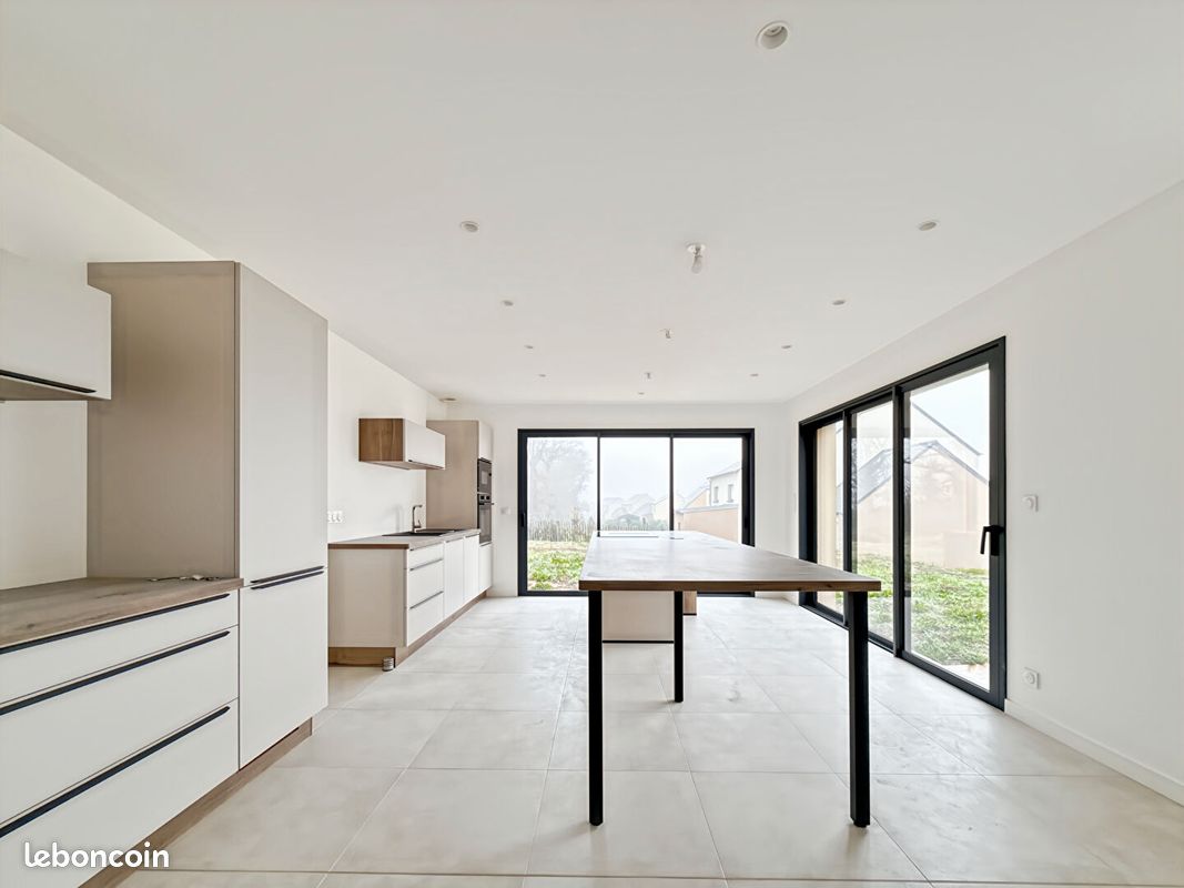 Maison 6 pièces 120 m² · à Romillé · 120 m² · 369 250 €