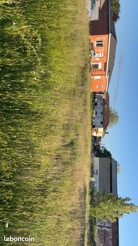 TERRAIN CONSTRUCTIBLE 1100m2 · à Lamothe-Montravel · 34 500 €