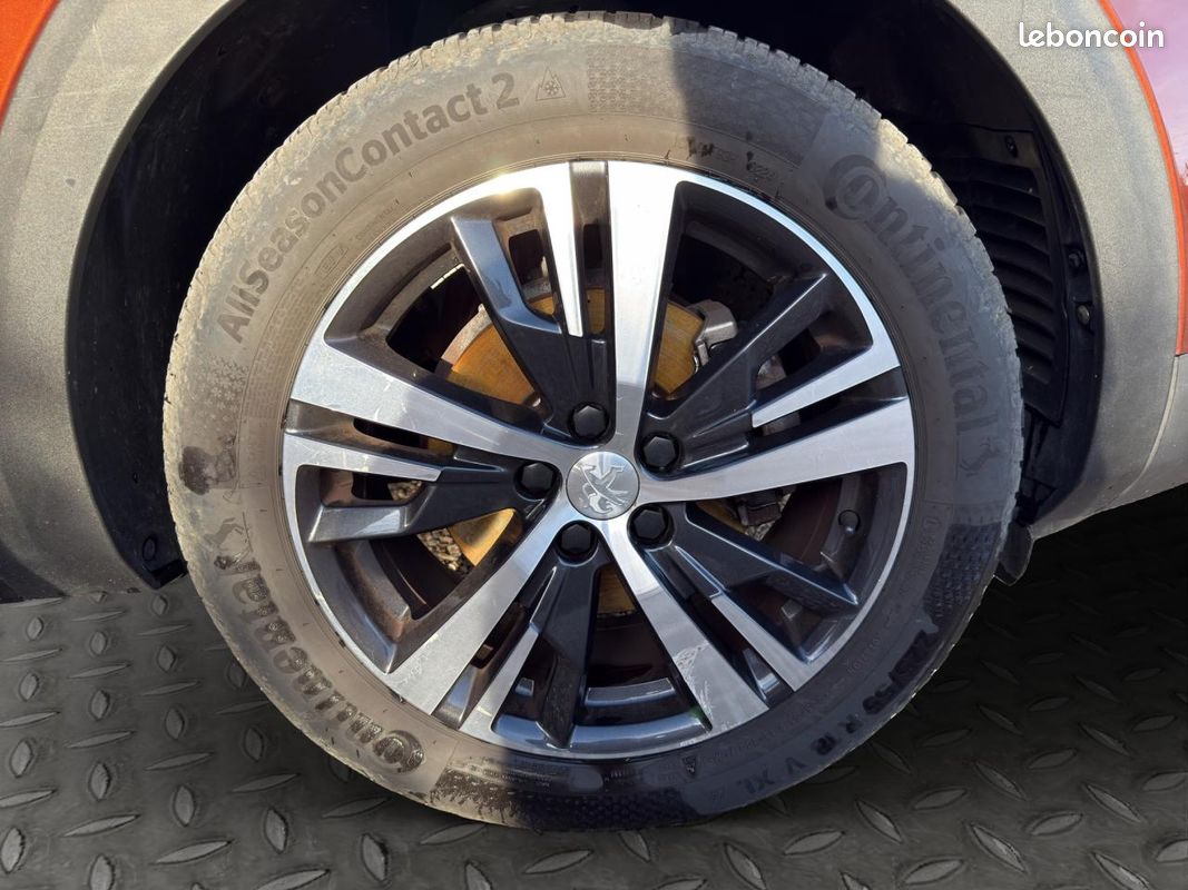 PEUGEOT 3008 1.2i PureTech 12V S&S - 130 II 2016 Allure PHASE 1 *DISTRIBUTION FAITE (image 26)