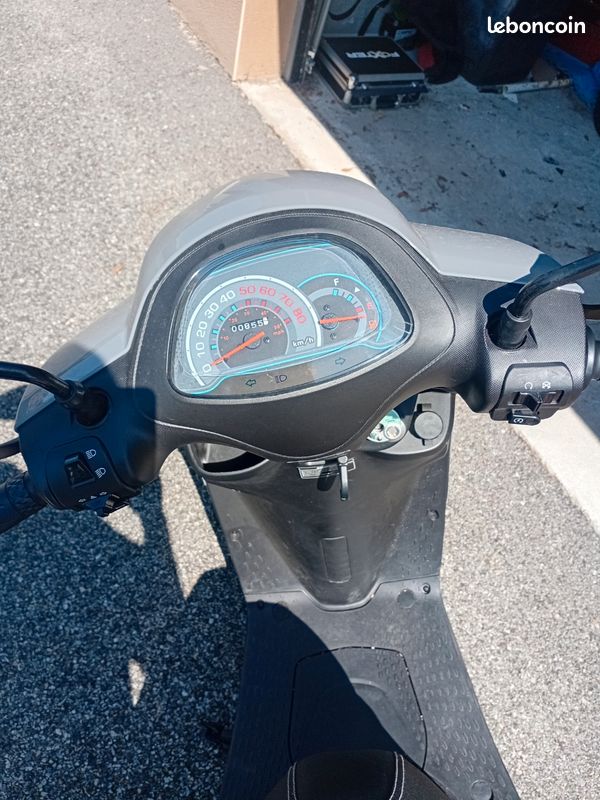Scooter TNT (image 1)