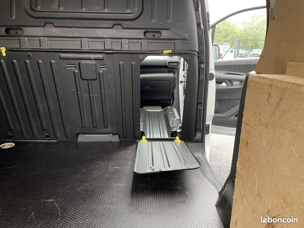 PEUGEOT PARTNER long 950KG 1.5 BlueHDi S&S - 100 3pl III FOURGON Pack Asphalt Connect XL (image 9)