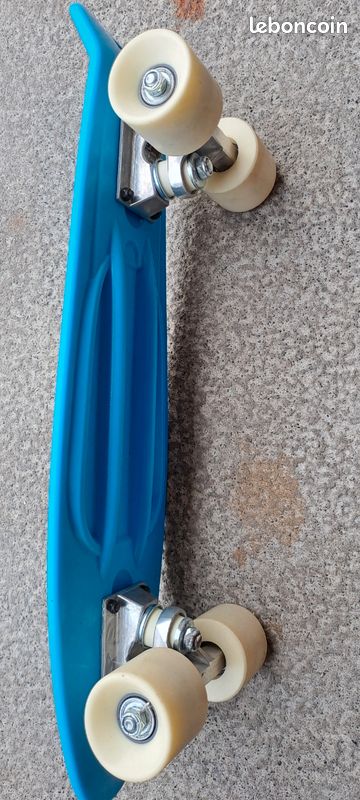 Skateboard (image 2)