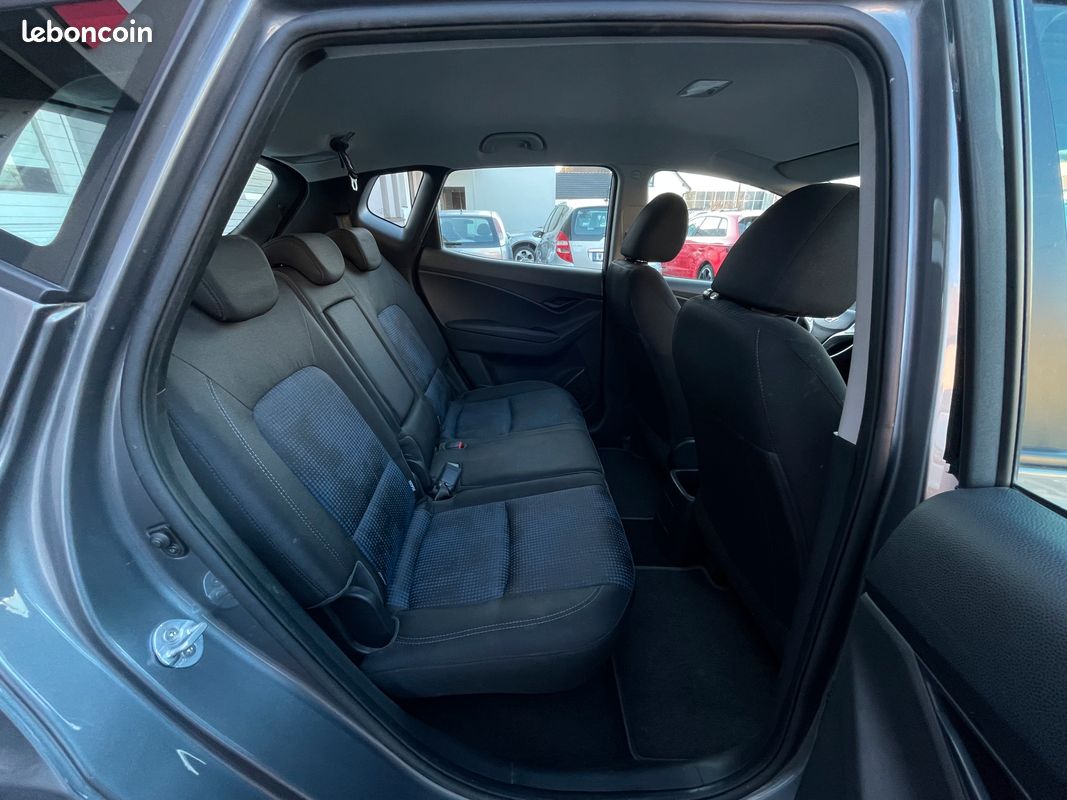 Hyundai ix20 1.6 CRDi 115CH PACK Premium Véhicule Révisé et Garantie (image 4)