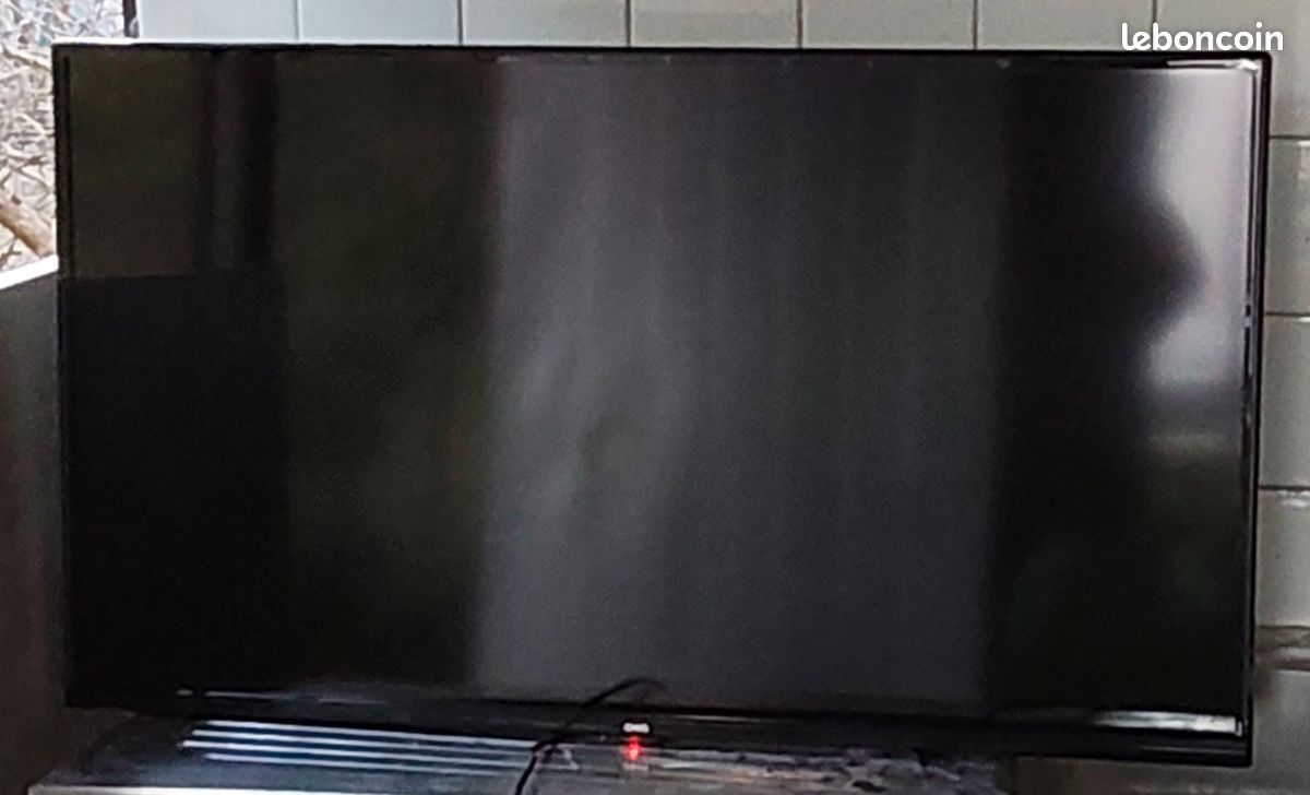 Téléviseur écran plat 43 pouces avec support (image 1)