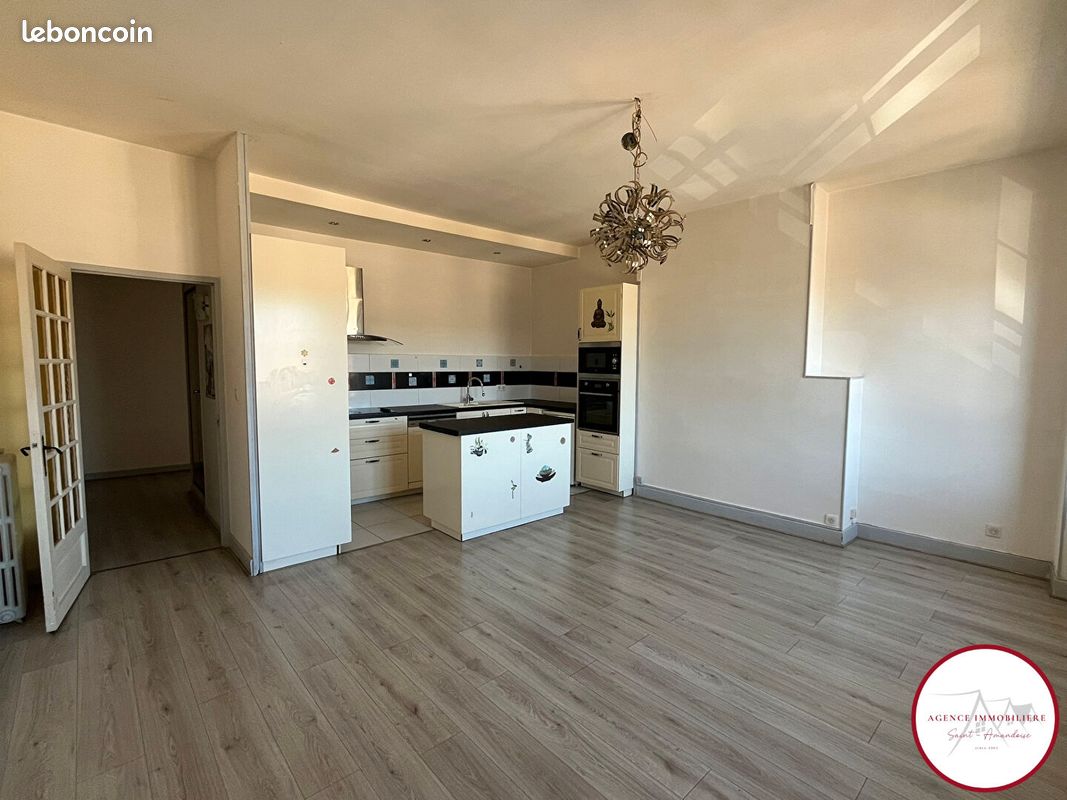 Appartement 3 pièces 60 m² · à Saint-Amand-Montrond · 60 m² · 55 000 €