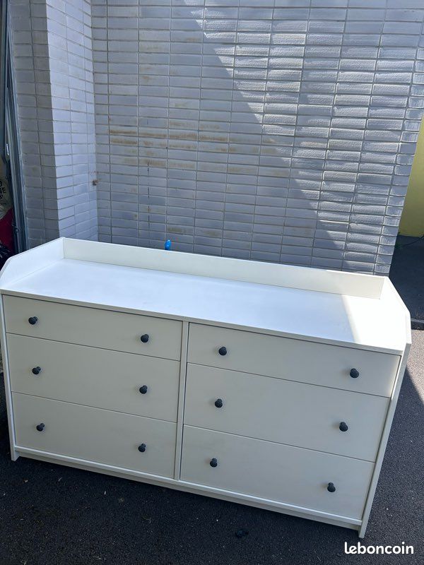 Commode (image 1)