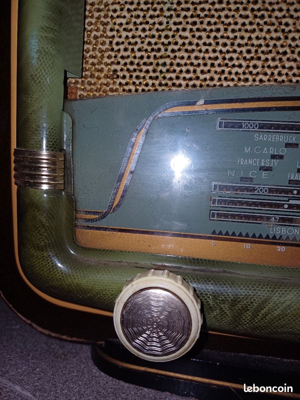 Poste radio ancien des années 60/70 de marque manufrance,en bon état (image 3)