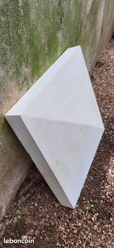 Chapeau de pilier avec pointe (image 1)