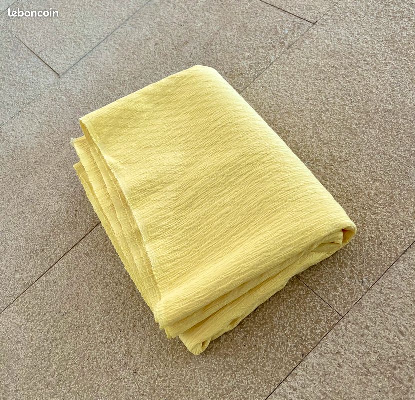 Tissu coton Broché jaune citron100% coton 236 x 88 cm (image 3)