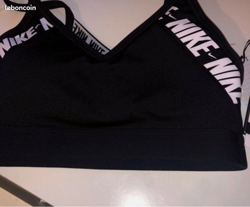 Brassière nike en xs (image 2)