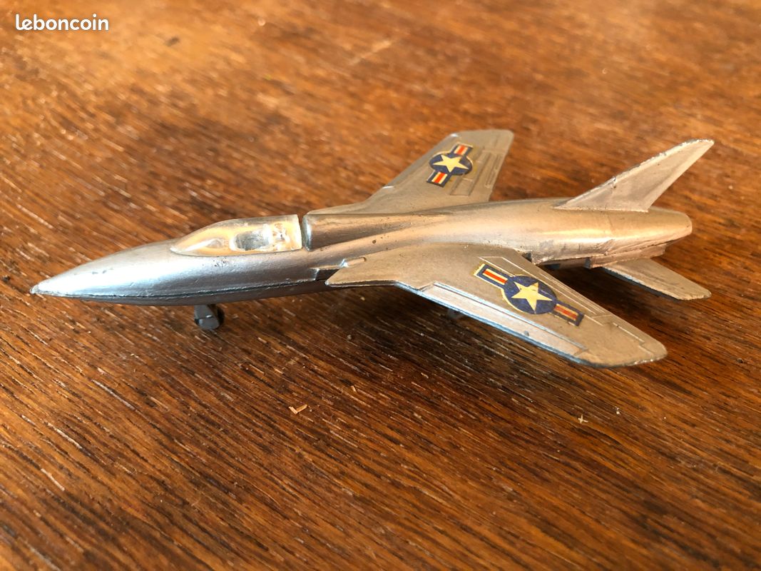 Jouets avions en métal divers (image 3)