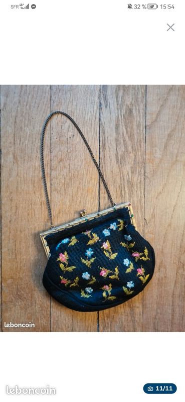 True Decadence - Pochette enveloppe ornée de perles - Noir et doré