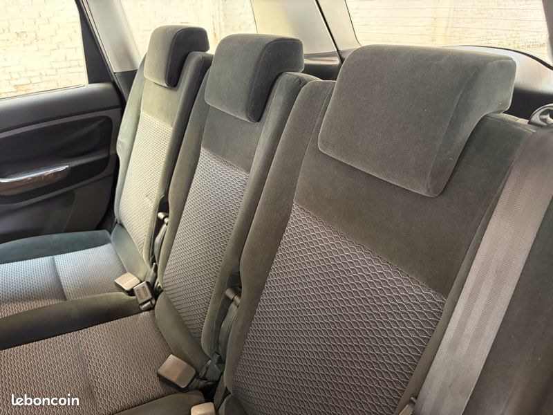 Ford C-Max 1,6 TDCi 90 Chvx « Première Main » (image 5)