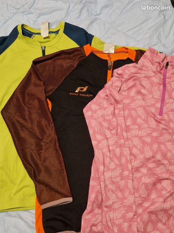 Lot vêtements techniques / sport, manches longues et courtes, 12/ 13 ans (image 1)