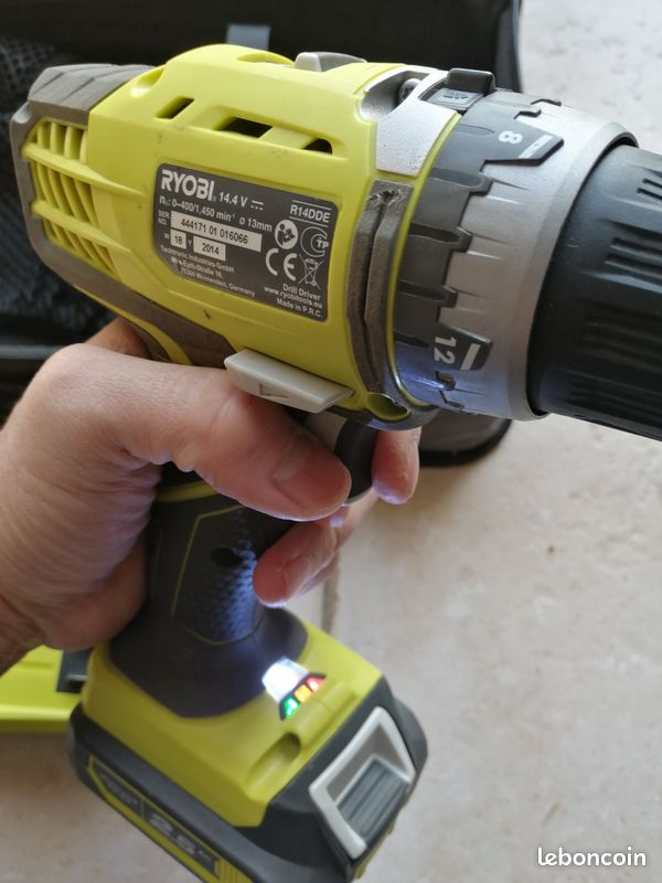 Perceuse à percussion Ryobi Lithium NEUVE utilisé 2 fois (image 2)
