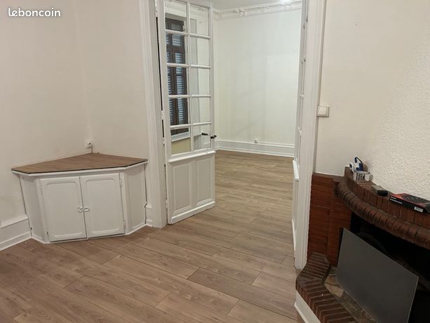 https://img.leboncoin.fr/api/v1/lbcpb1/images/61/72/42/617242e76b1d8cd434f1dbe000a46cfc533953b3.jpg?rule=ad-image