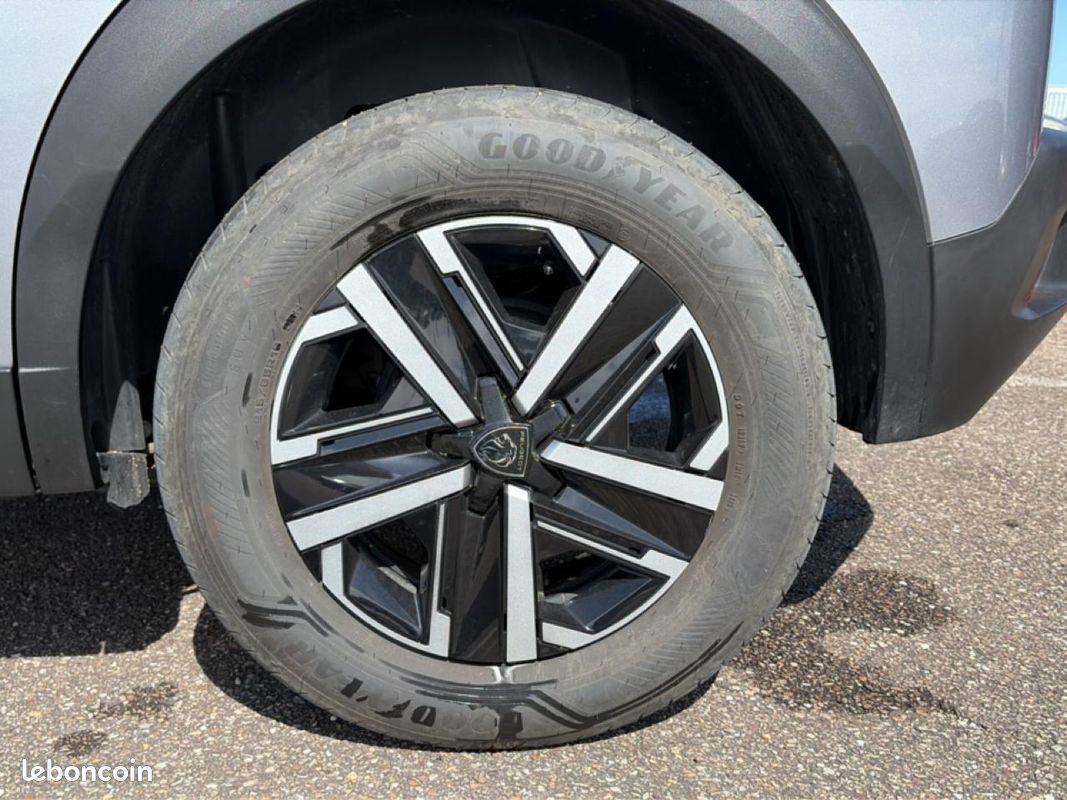 PEUGEOT 2008 1.2 100 style (image 9)