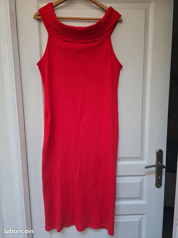Robe rouge (image 2)