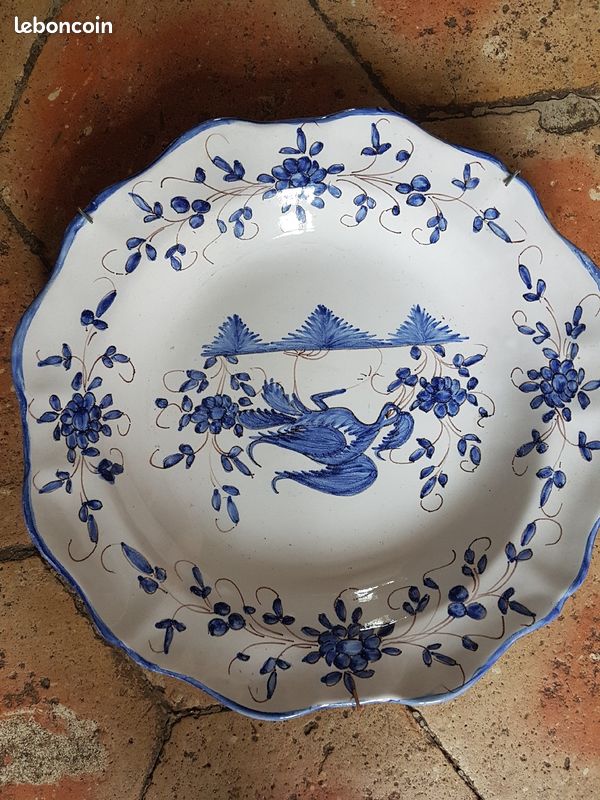 Plat creux en porcelaine motifs peint à la main (image 1)